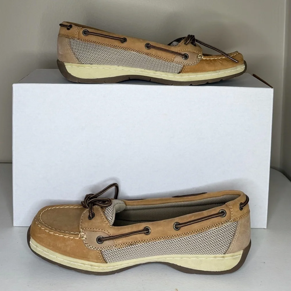 Eastland Sz 10 Women's Tan and Brown Boat Shoes